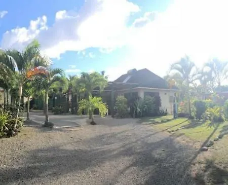 Dorothys Muri Beach Bungalows Apartment